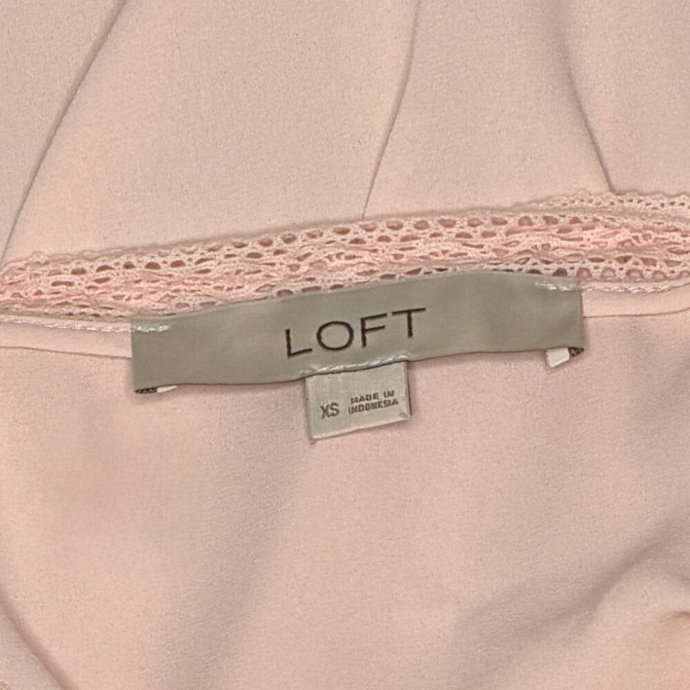 LOFT Blush Pink V-Neck Blouse with Crochet Lace Trim - Size XSmall - Picture 7 of 8